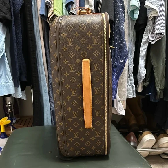 Louis Vuitton suitcase - Picture 7 of 16